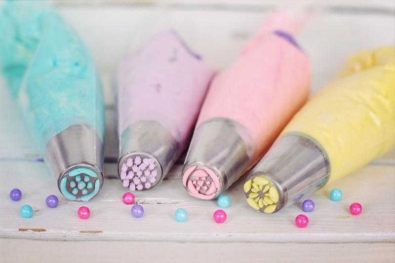 cake-decorating-2209478_1280.jpg